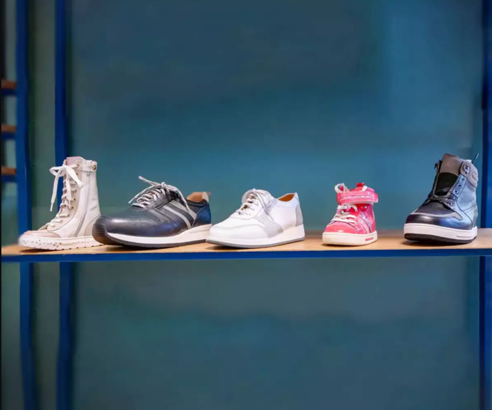 Fabrication de chaussures orthopédiques, L'Aigle